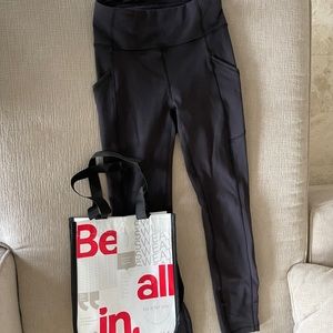 Lululemon Invorigate Leggins size 4 black